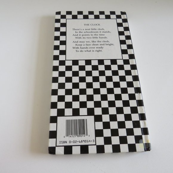 The Real Mother Goose CLOCK BOOK time telling 1984 hardcover book - Picture 11 of 11